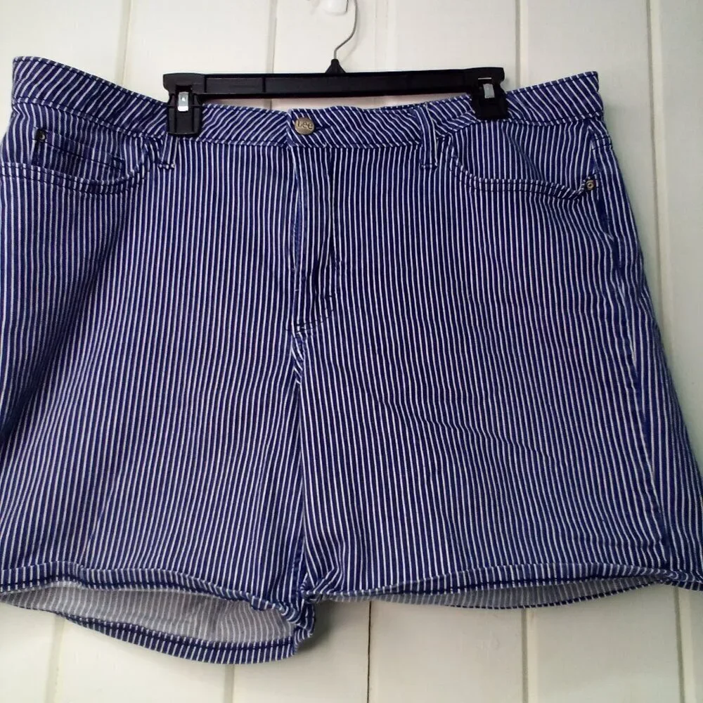 Lee shorts women